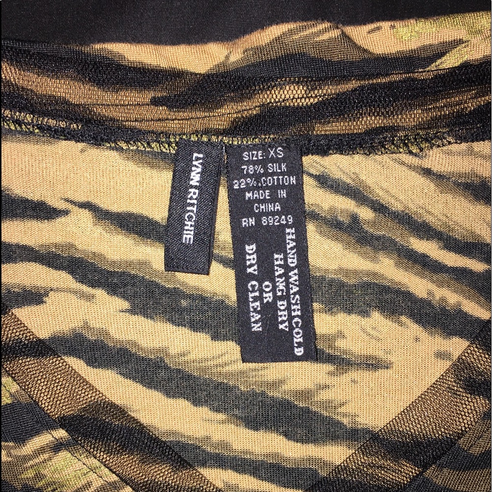 Lynn Ritchie Tiger Print Top - Picture 6 of 6